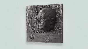 bronzen plaquette, ook wel bas relief genoemd in donkere patina